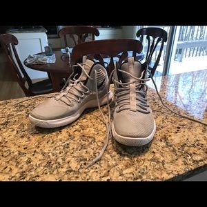 Nike Shoes - Nike Men’s 9.5 2018 hyper dunk basketball shoes Nike Shoes - Nike Men’s 9.5 2018 hyper dunk basketball shoes